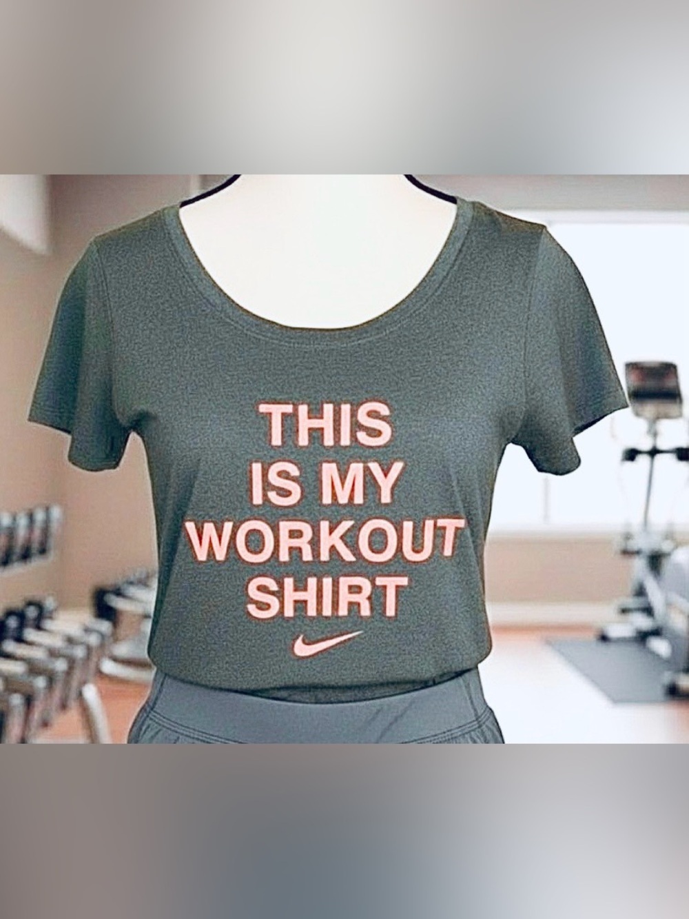 👚Nike Women’s Gray T-Shirt With Pink “This Is My Workout Shirt”👚 Size Small